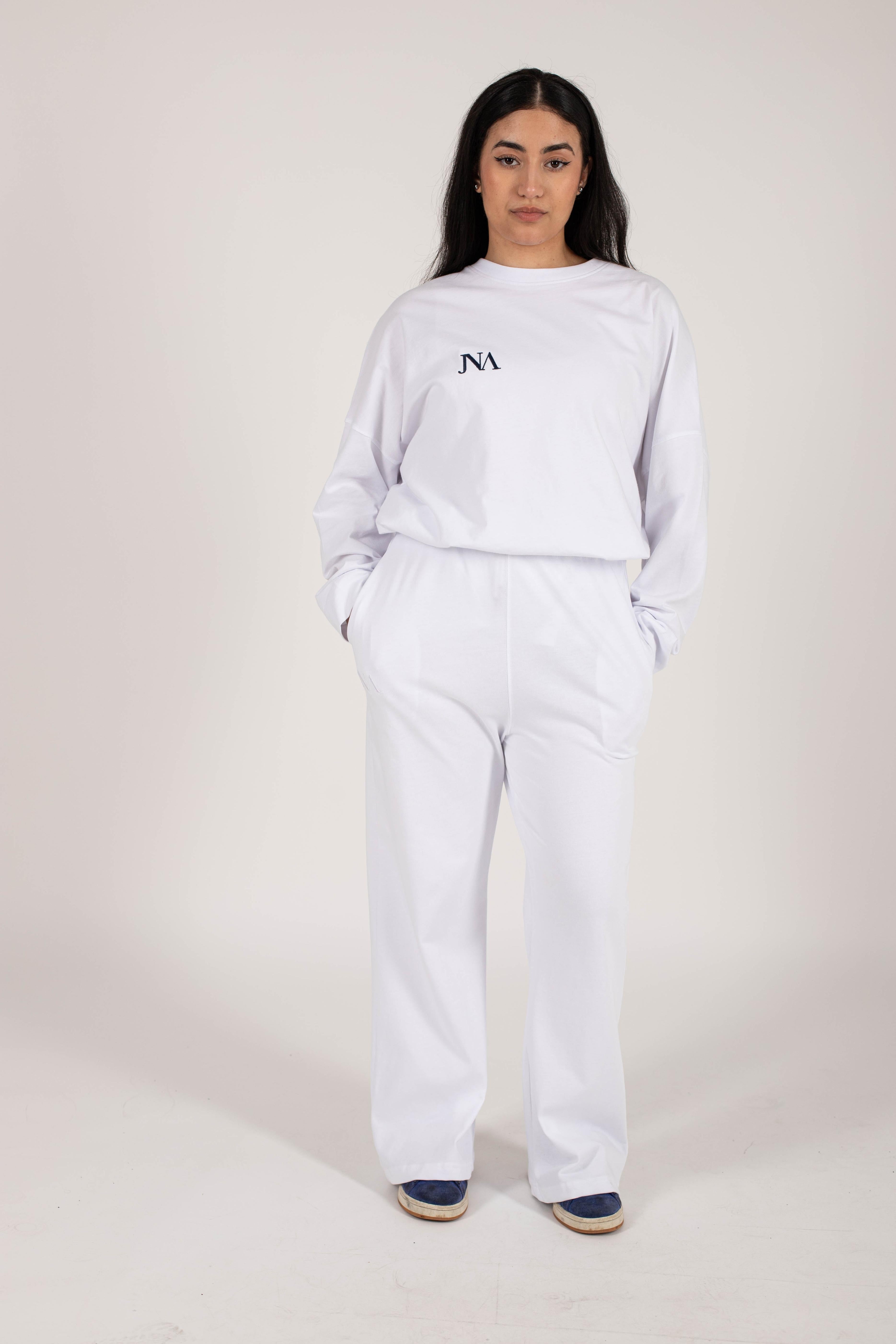JNA essential white pants
