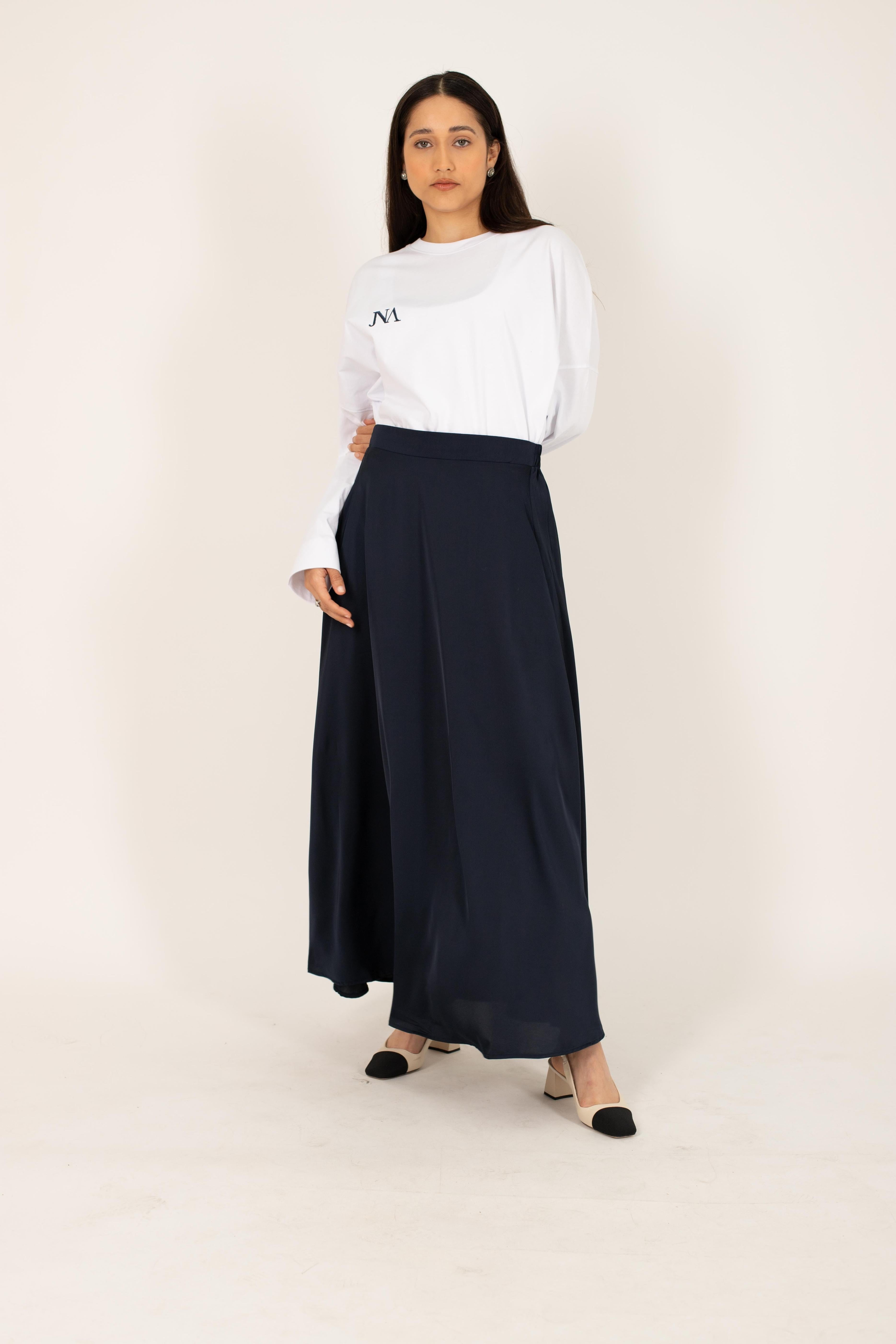 Long skirt flared satin navy