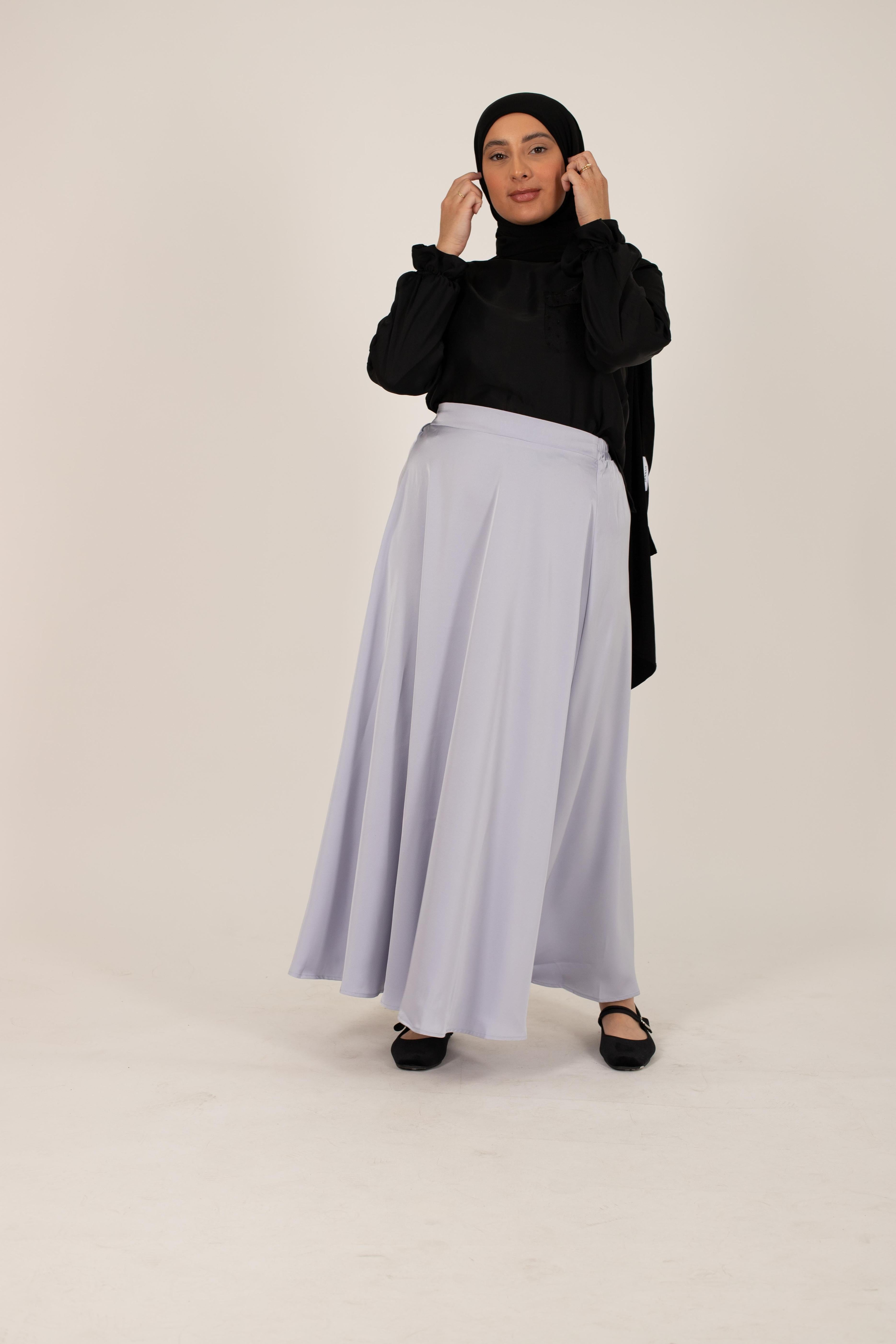 Long skirt flared satin light gris