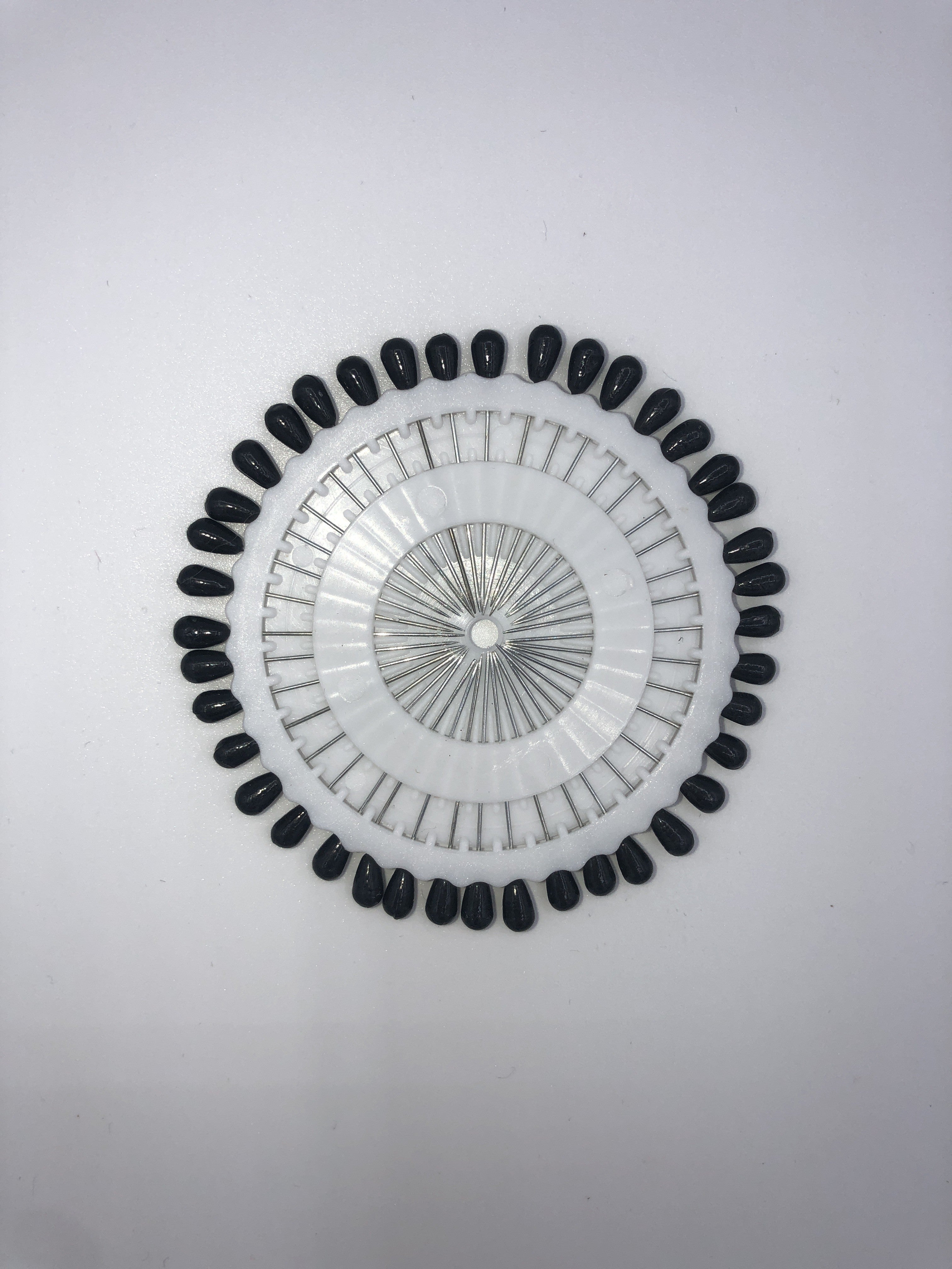 Epingle hijab noir et blanc