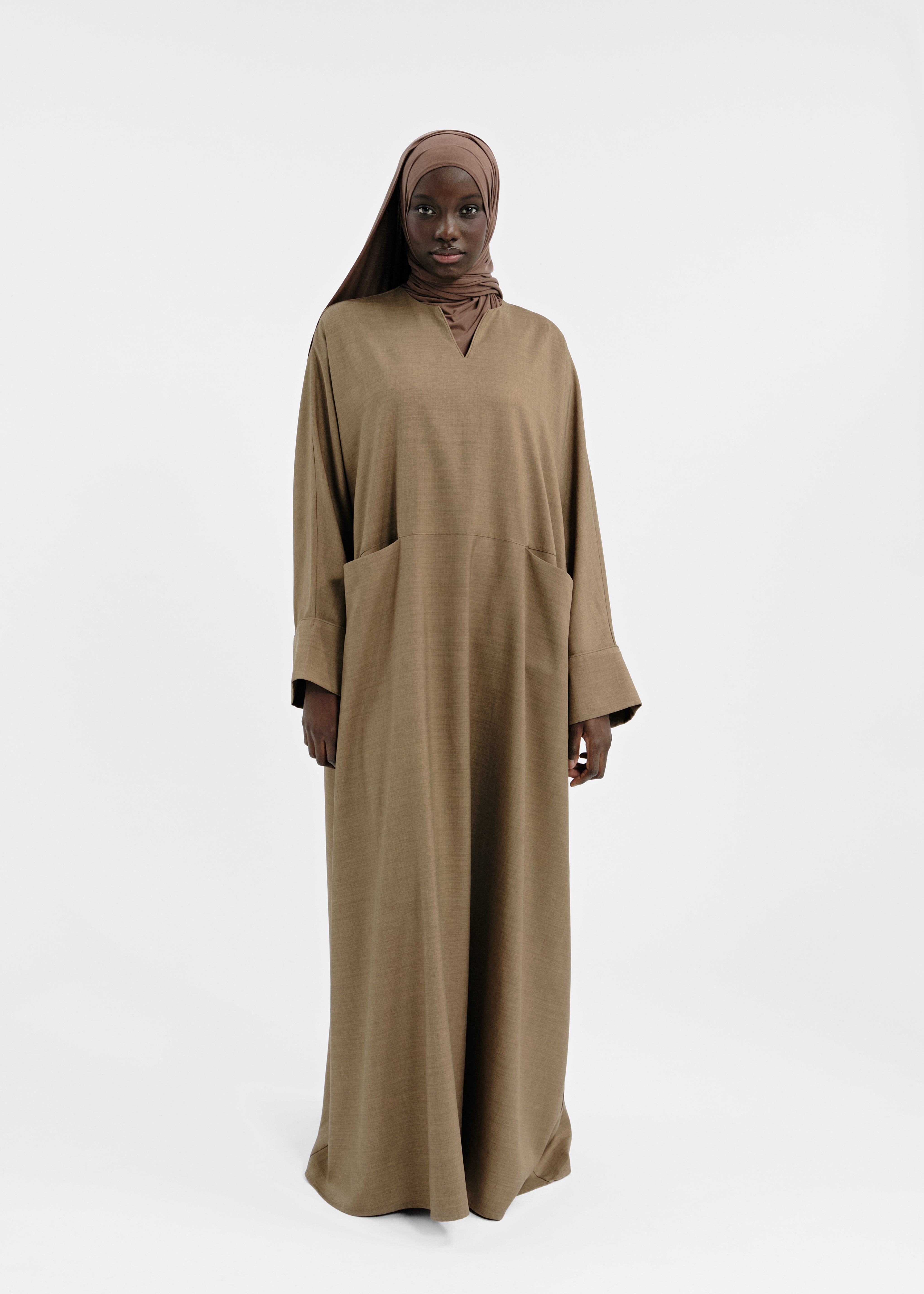 Abaya col v taupe