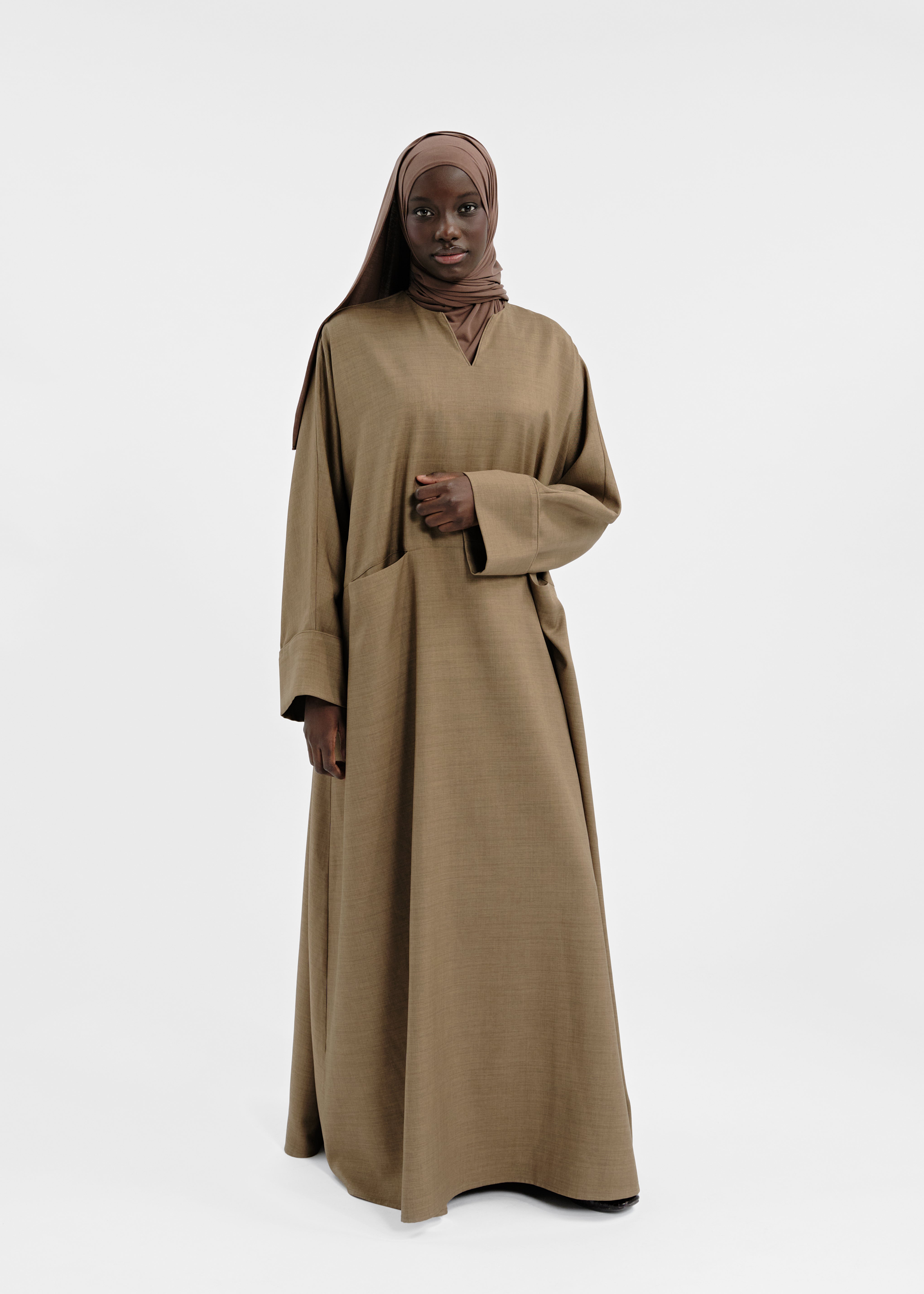 Abaya col v taupe