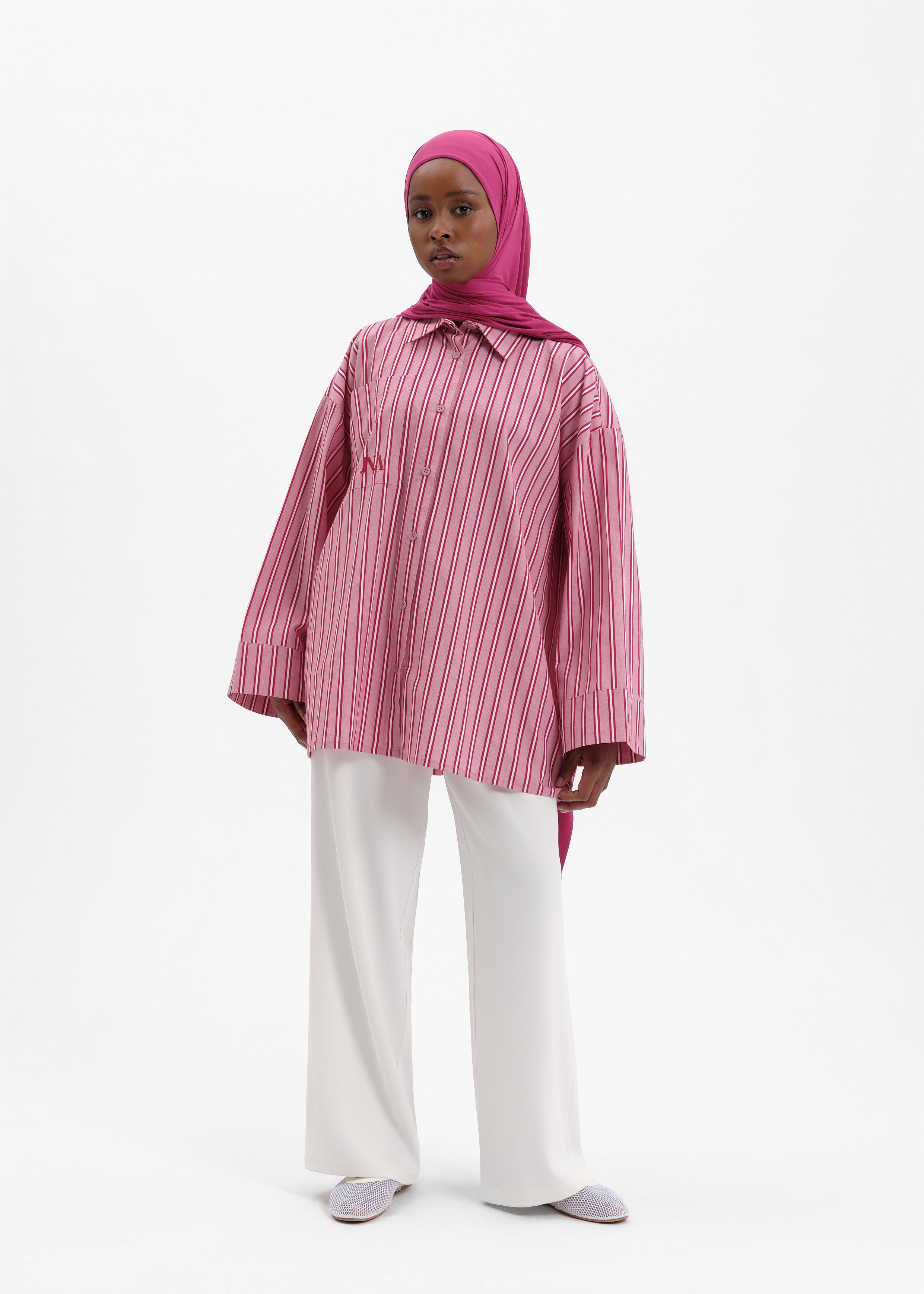 Essential pants white
