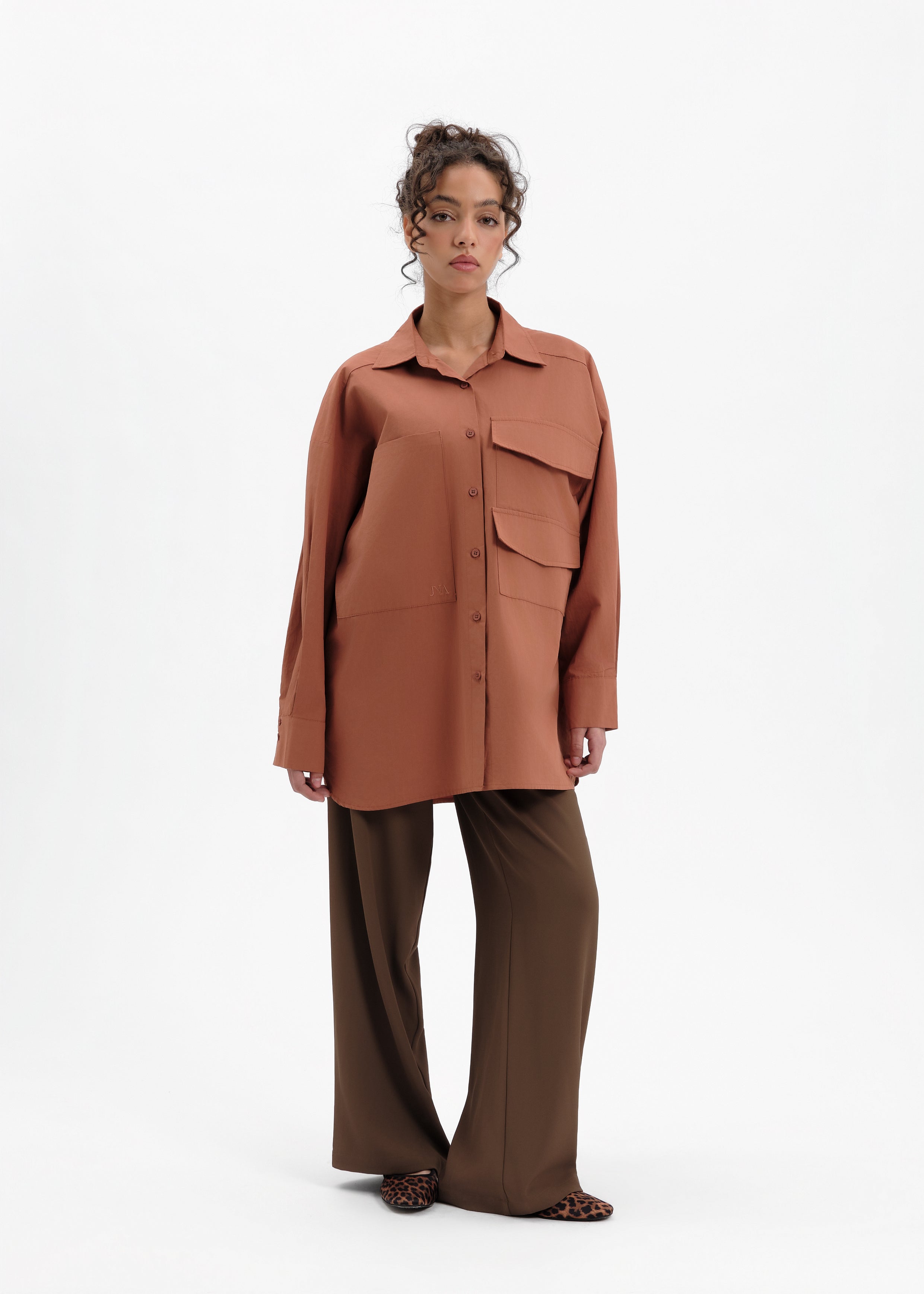 Over pocket earth shirt