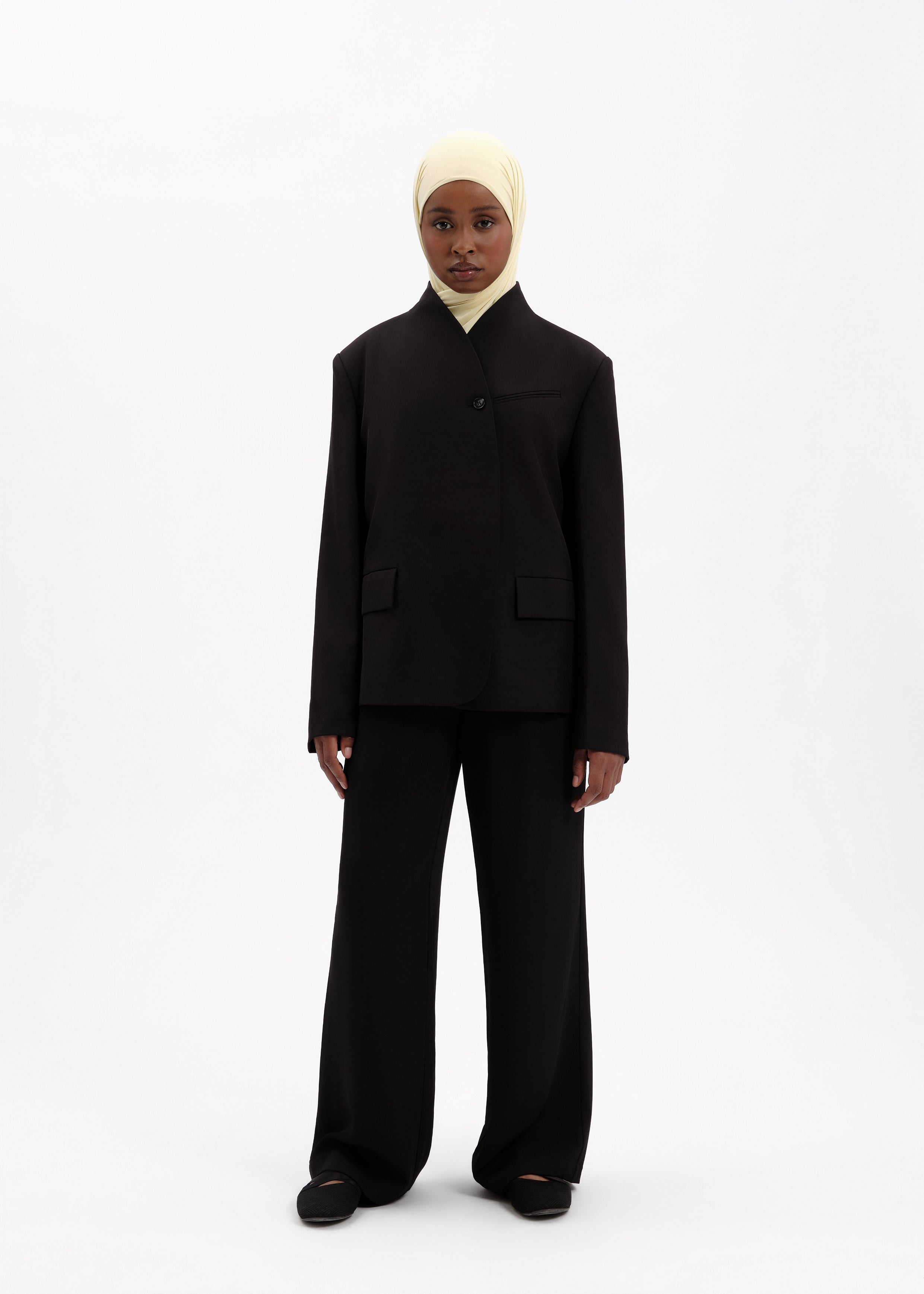 Essential pants black