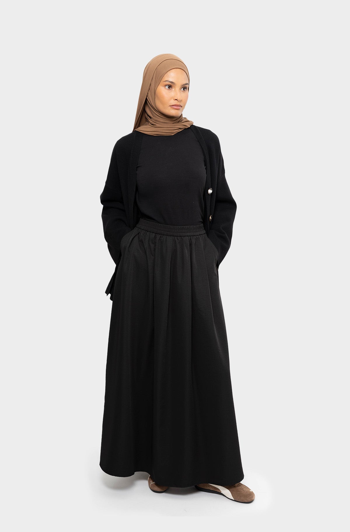Black oversize skirt