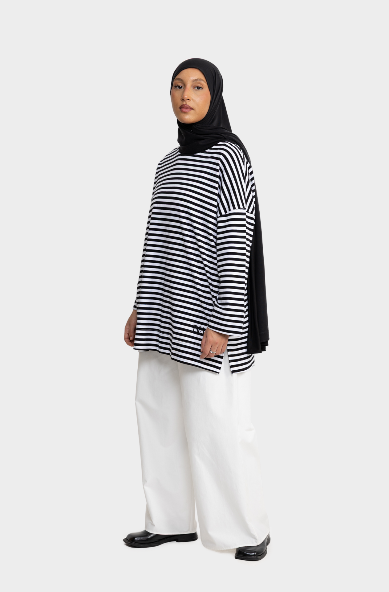 Black/white striped tailor t-shirt