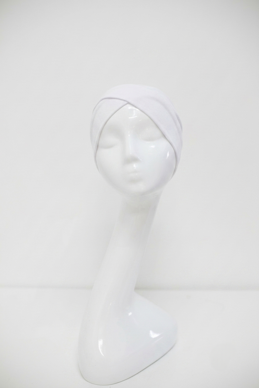 Bonnet croisé fermé