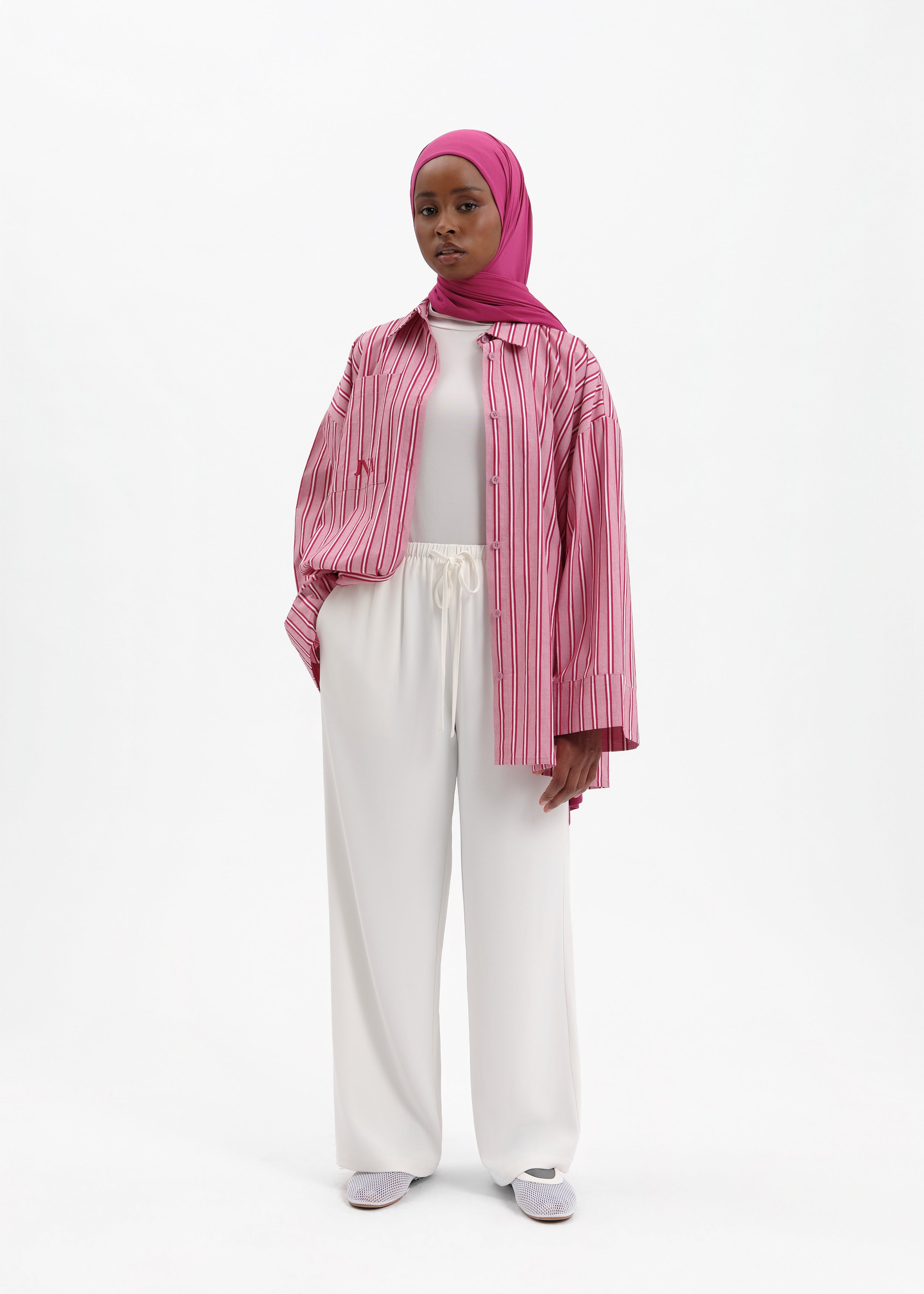 Essential pants white