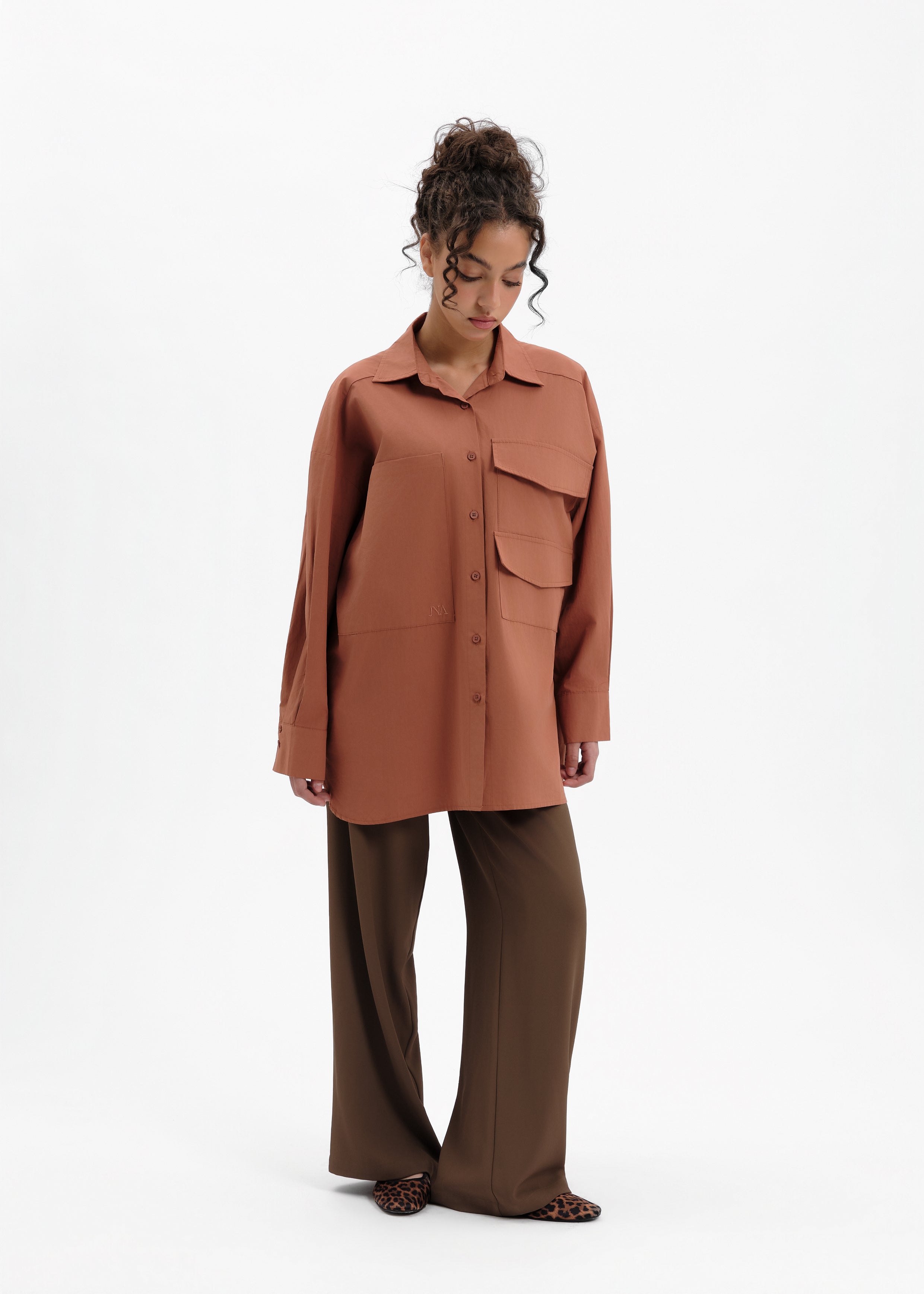 Over pocket earth shirt